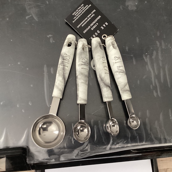 Rae Dunn measuring spoons - Picture 1 of 1